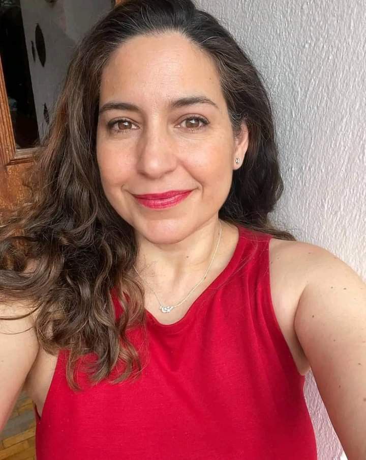 Carla Fernández - Compradora de Facebook